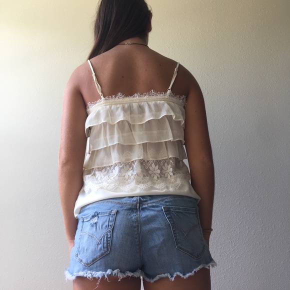 Frilly cute white tank top - Picture 2 of 2